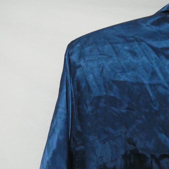 LA VIE EN ROSE | medium | Blue Silky Satin Button-Up Pajama Top - Picture 9 of 14